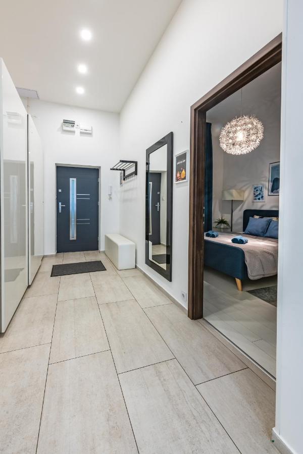 Luxury Nova Home Next To The New York Cafe Budapest Eksteriør bilde