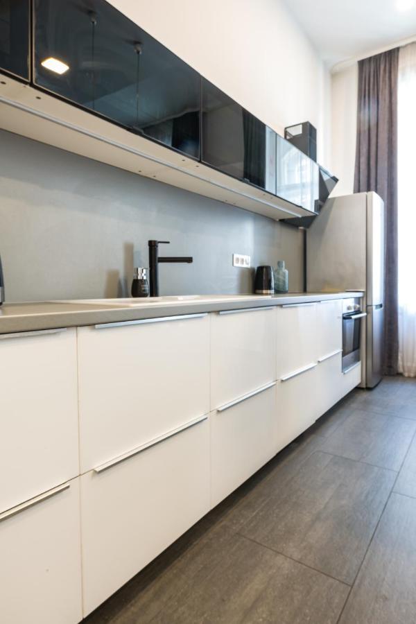 Luxury Nova Home Next To The New York Cafe Budapest Eksteriør bilde